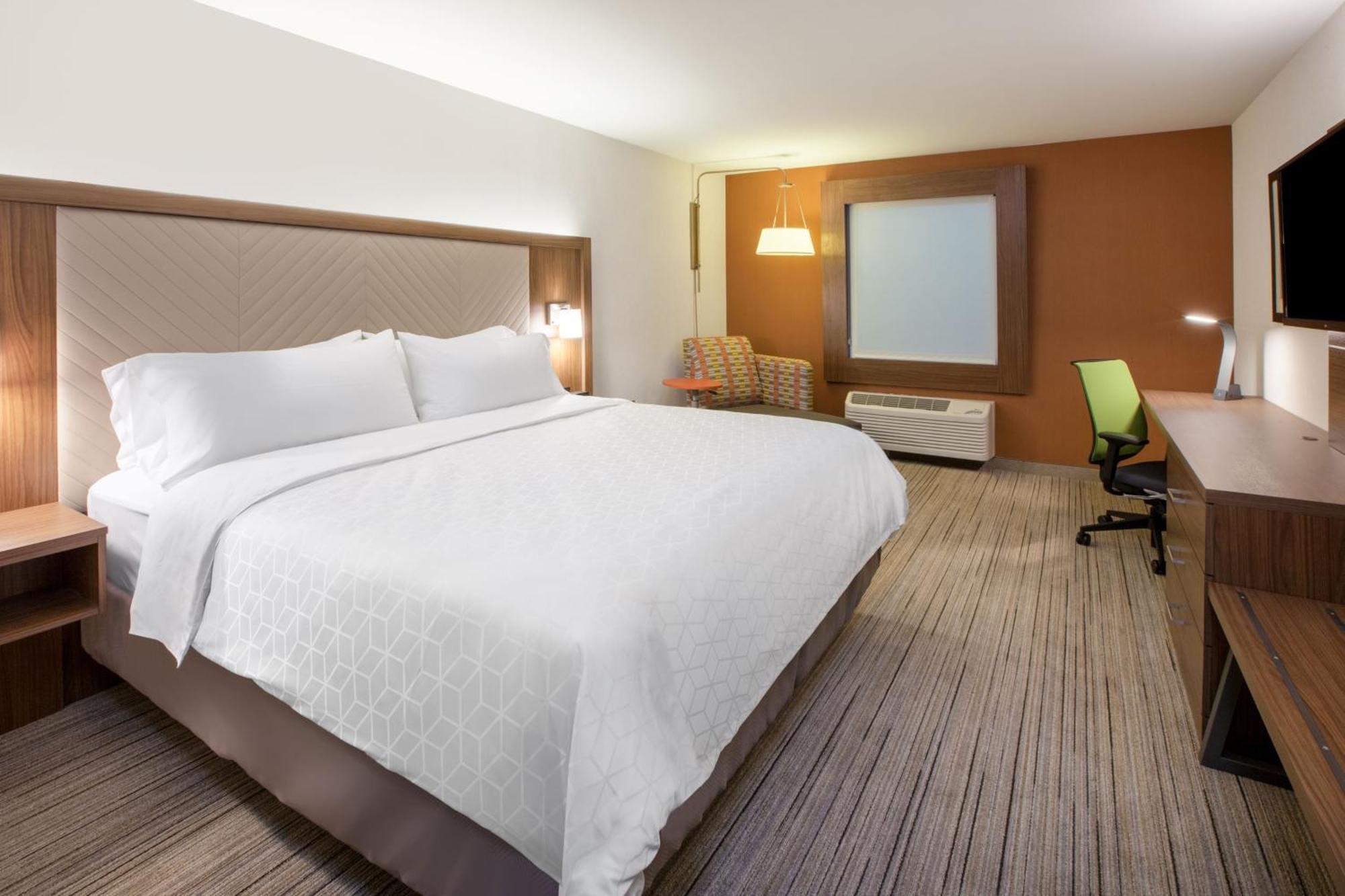 Holiday Inn Express & Suites - Lake Forest, An Ihg Hotel Exterior foto